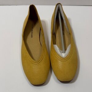 Lucky Brand Goldenrod Leather Alba Flats NEW Size 8